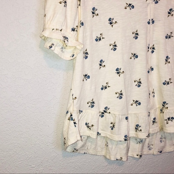 NWT Lucky Brand Cream Floral V Neck Ruffle Blouse Size Medium - Picture 5 of 9